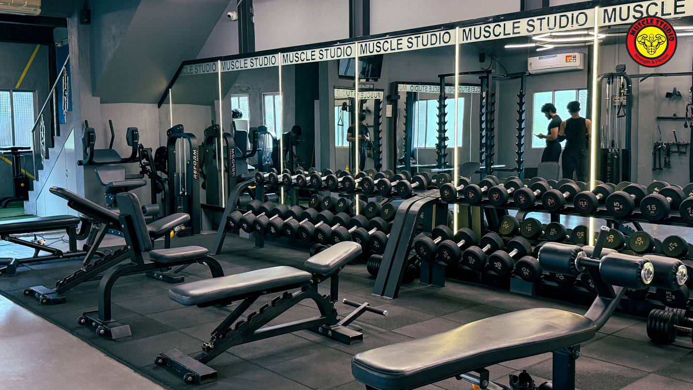 Gym equipment at Muscle Studio Vikhroli East