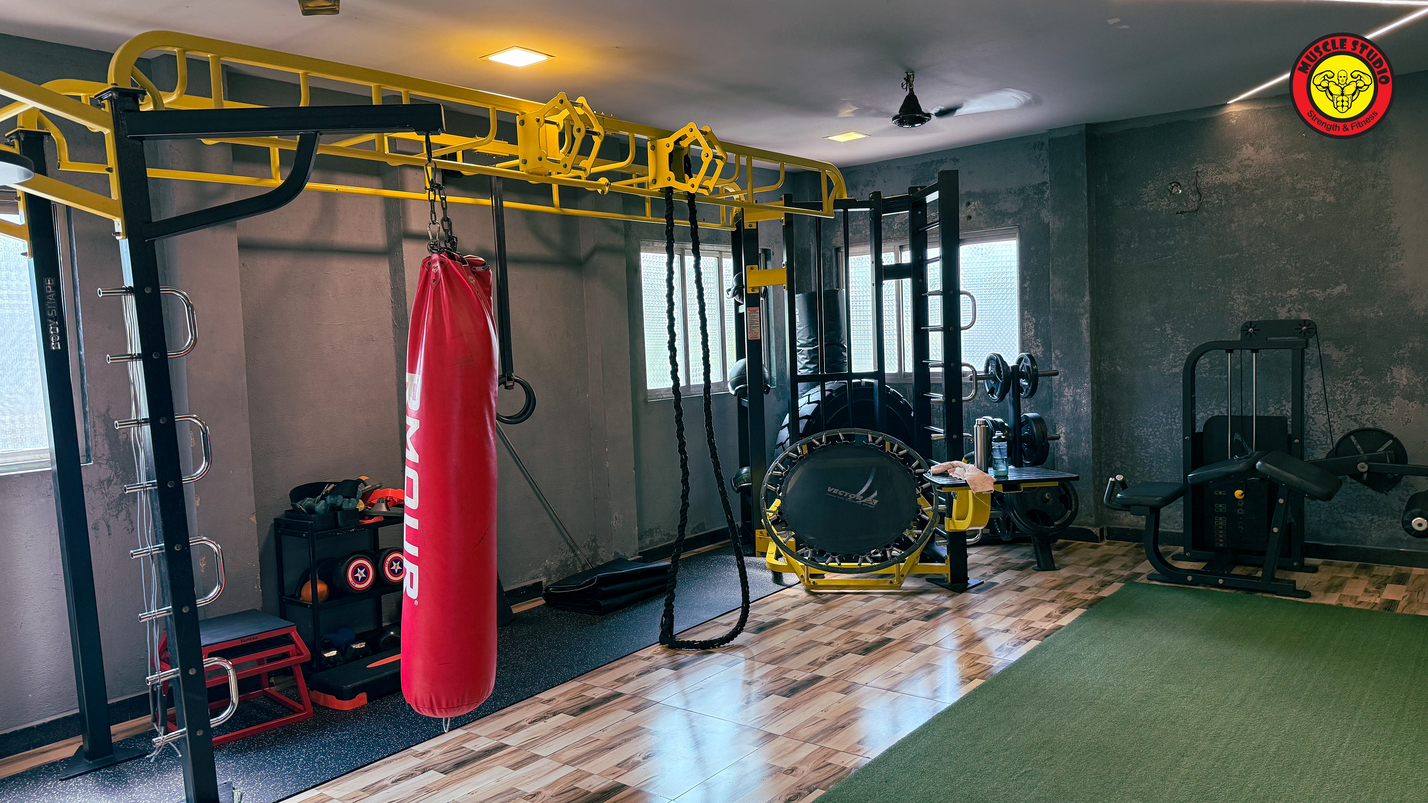 Gym equipment at Muscle Studio Vikhroli East