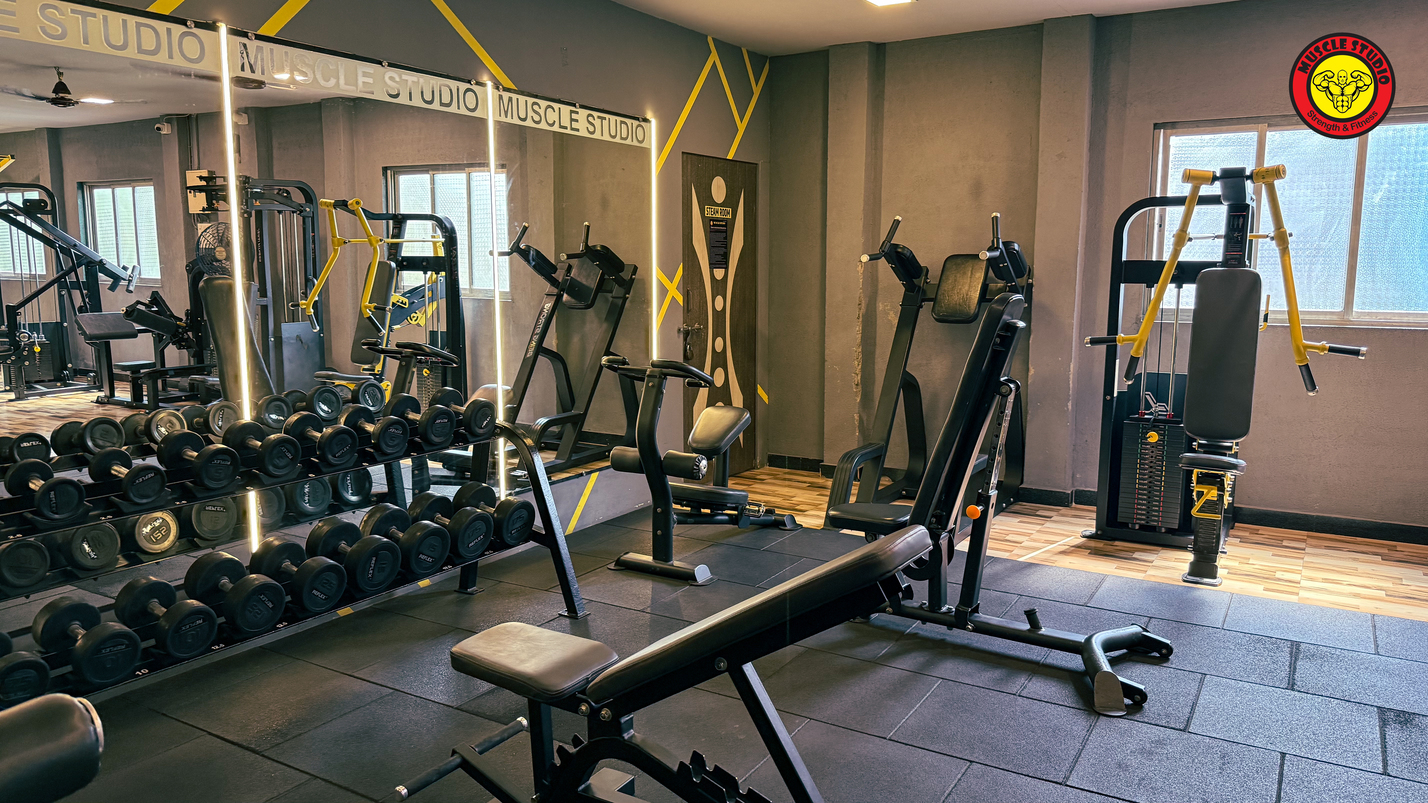 Gym equipment at Muscle Studio Vikhroli East